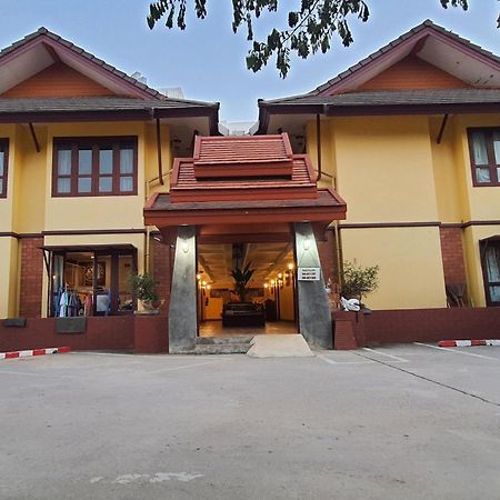 Yellow Tique Hotel Lampang Extérieur photo