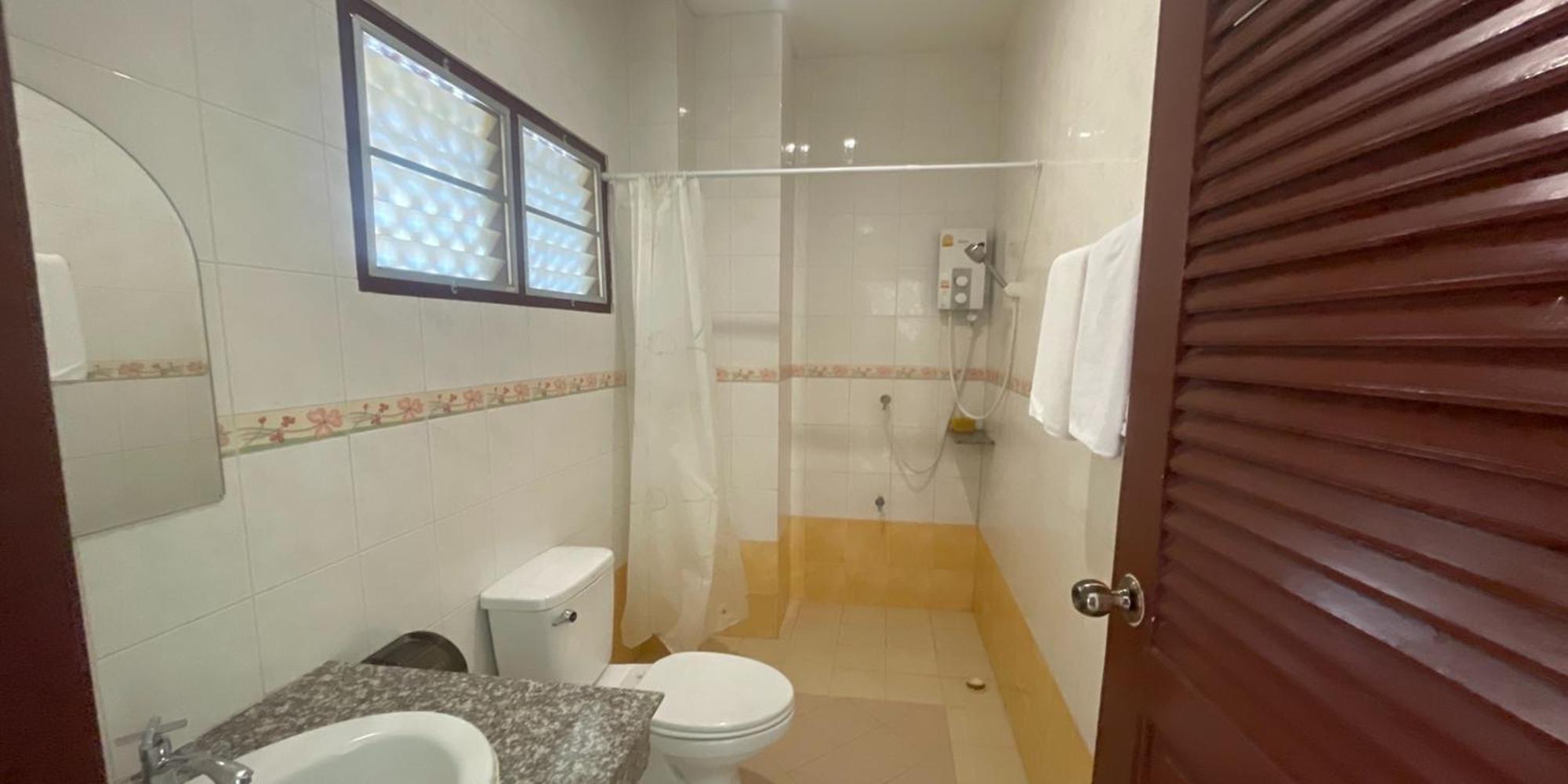 Yellow Tique Hotel Lampang Extérieur photo