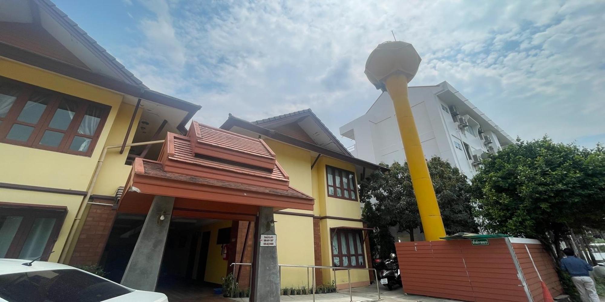 Yellow Tique Hotel Lampang Extérieur photo